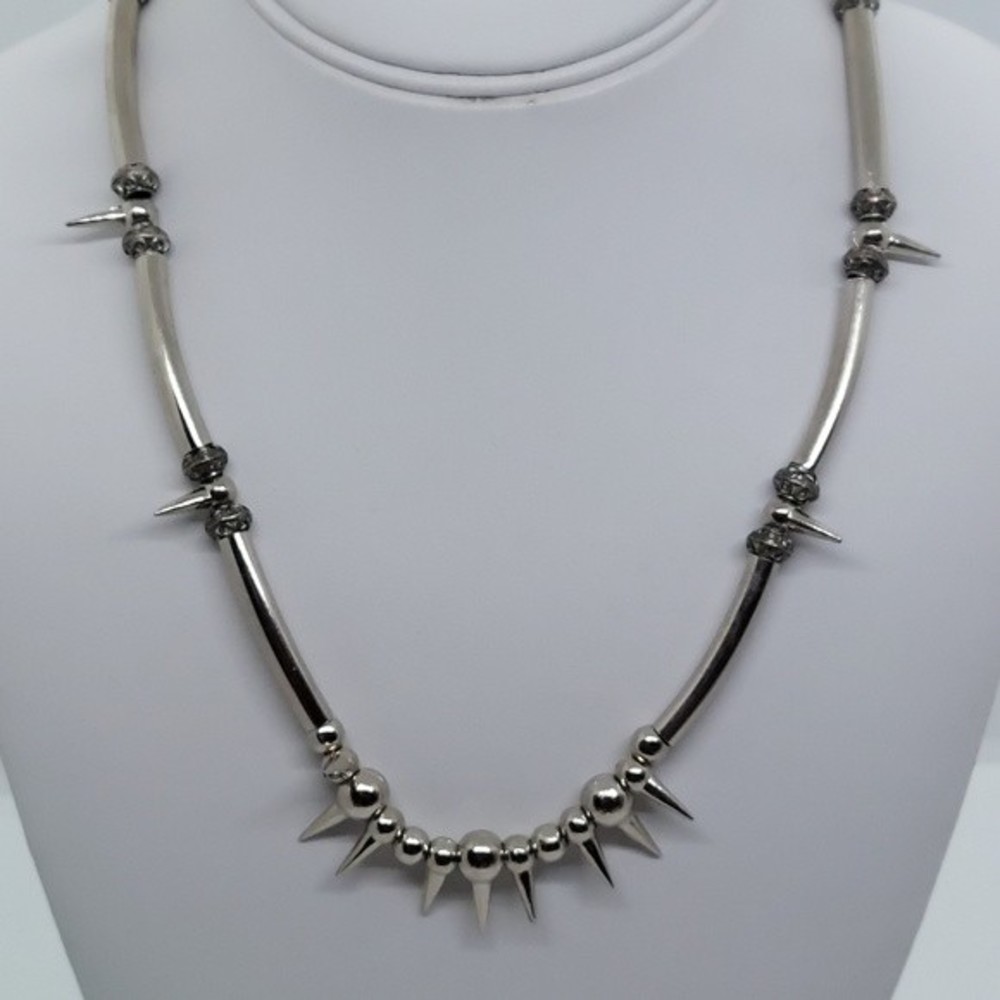 Silver tone‎ spike necklace